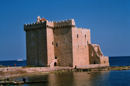 Historische Festung auf der ile St. Honorat, 2006 &nbsp;- &nbsp; Ancient Fortress on the ile St Honorat (near Cannes)